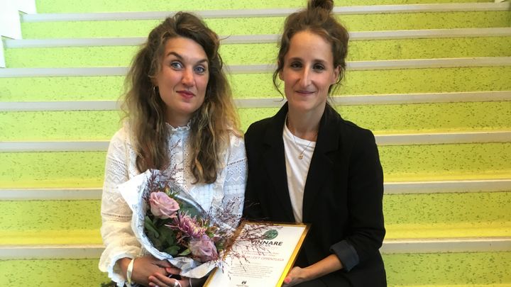 På plats för att ta emot Hållbarhetspriset 2018:Rebecca Rubin och Angelika Åkerman från White Arkitekter.