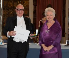 Gert Wingårdh mottar Näringslivsmedalj av Prinsessan Christina