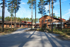 Ny metod har gjort det möjligt att byta golv på äldreboendet Skogsgläntan i Avesta fast verksamheten pågått.