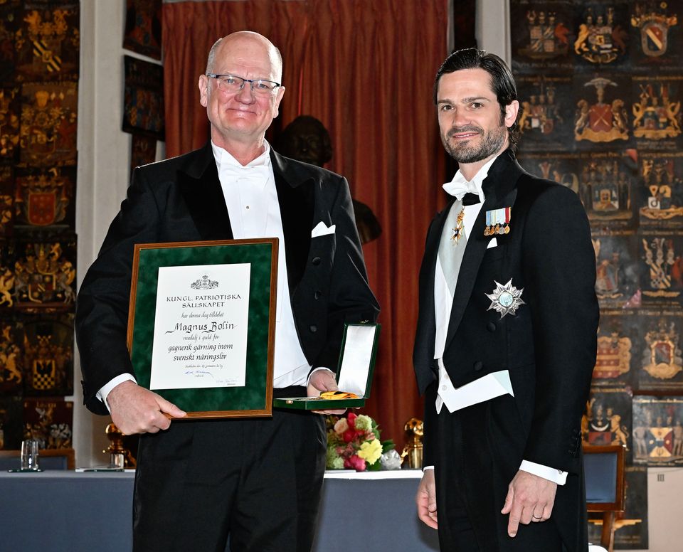 Näringslivsmedaljören Magnus Bolin (Gotlandsägg) och H.K.H. Prins Carl Philip. 