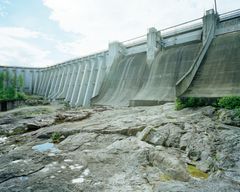 I Sverige står vattenkraften för nästan hälften av Sveriges elförsörjning och betraktas som en pålitlig, säker och förnybar energikälla. Bild: David Larsson Ångermanälven, Storfinnforsen Kraftverk.