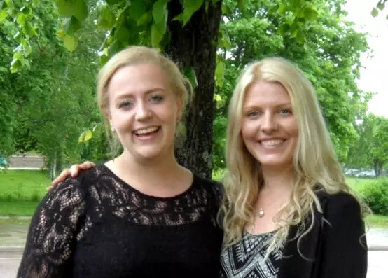 GYFs studentpris på 25 000 kr till Esmeralda Säll och Anna Sörbom, högskolan Dalarna