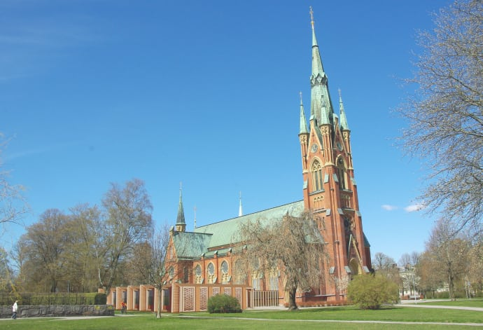 Tillbyggnad vid Matteus kyrka. Obs, bilden är ett montage. Fotomontage: Fredriksson arkitektkontor AB