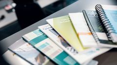 Kollektivavtalet är en överenskommelse mellan arbetsgivare och fackförbund. I kollektivavtalet regleras vilka villkor som gäller på arbetsplatsen.