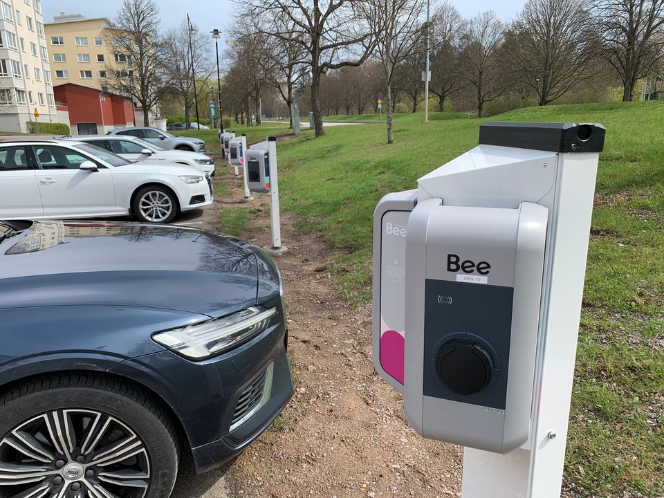 Fler Kan Ladda Elbilen Med Nya Laddkluster | Tekniska Verken I Linköping