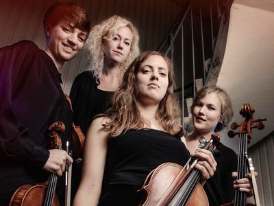 Malvakvintetten: Linnea Hällqvist - violinrnKnapp Brita Pettersson - violinrnMaria Jonsson - violarnMaja Molander - cello
