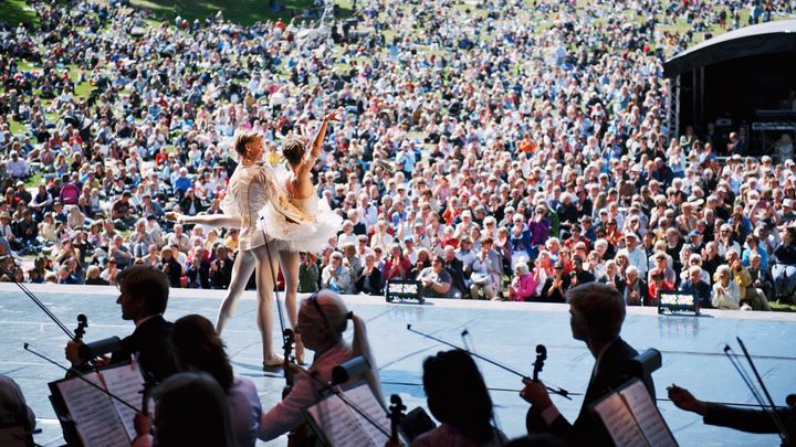 Nationaldagsfirandet på Haga är ett exempel på stort engagemang som lockar många.