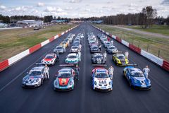 Startfältet i Porsche Carrera Cup Scandinavia 2022. Foto: Armin Hadzic