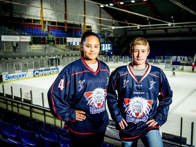 Stångåstadens hockeystipendiater 2020, Elin Asp och Erik Perlaky. Foto Crelle Photography