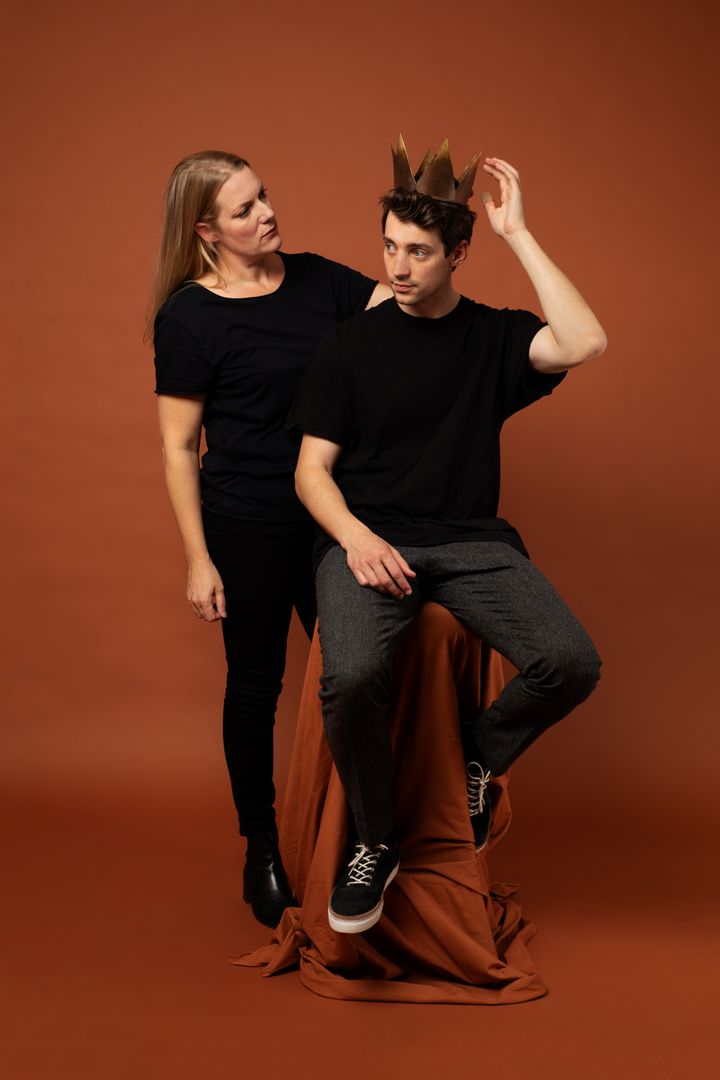 Sofia Jupither och Adam Lundgren. Foto: Ali Mian/Dramaten