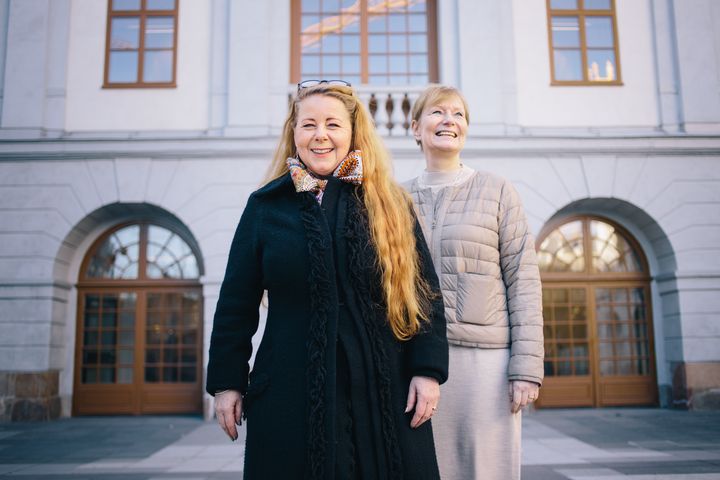 Vänster: Sara Claesson, museichef Stadsmuseet vid Slussen. Höger: Ann-Charlotte Backlund, avdelningschef, stadsantikvarie och projektledare för Stadsmuseets del i renoveringen. Foto: Mikael Almehag.