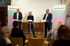 Klas Wåhlberg, vd, Maria Möller, biträdande förhandlingschef och Tomas Undin, tf förhandlingschef under presskonferensen där avtalskraven presenterades.