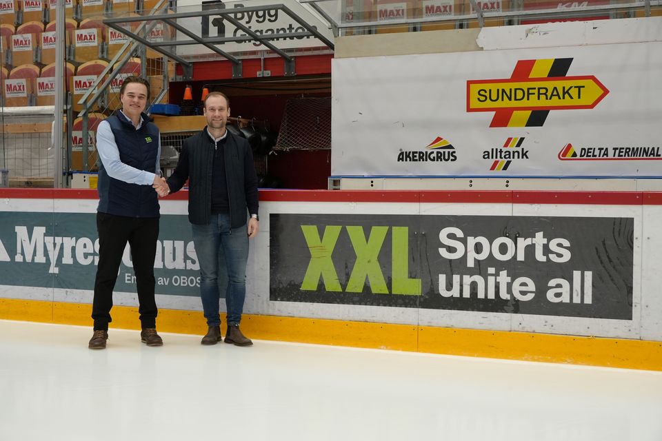 Daniel Näslund, Kommersiell chef på Timrå IK och Vincent Andersson på XXL Team Sales