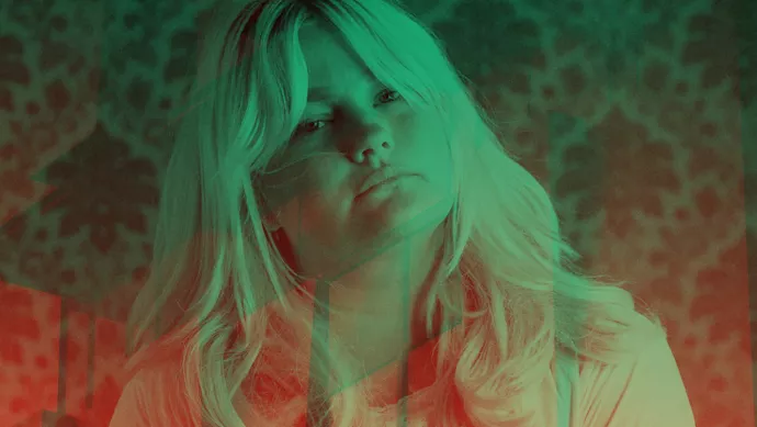 Artisten Sarah Klang är högaktuell, gästar UKK i maj.