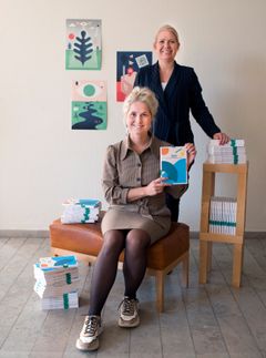Elin Östblom, ungdomskommunikatör Teknikföretagen, och Li Ljungberg, expert kompetensförsörjning Teknikföretagen, står bakom boken ihop med Ulrika Sultan.