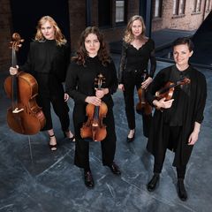 Malvakvintetten: Linnea Hällqvist - violin
Knapp Brita Pettersson - violin
Maria Jonsson - viola
Maja Molander - cello