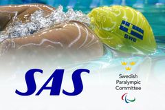 SAS och Sveriges Paralympiska Kommitté, i bakgrunden Pernilla Lindberg (simning)