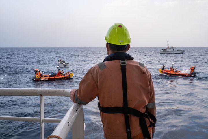 Efter ett nödanrop den 16 november 2021, räddades 99 överlevande av Geo Barents cirka 30 mil från Libyen. Foto: Virginie Nguyen Hoang/HUMA