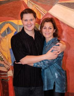 Martin Redhe Nord och Helen Sjöholm som spelar sonen respektive mamman i "Next to Normal". Foto: Micke Sandström