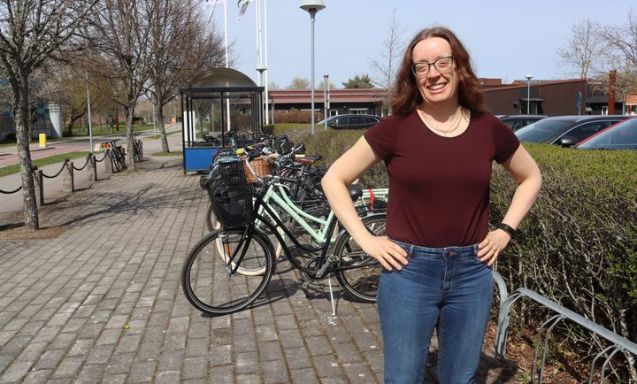Mer cykling kan ersätta korta bilresor. Jenny Eriksson på VTI är projektledare för regeringsuppdraget om mål för cykling. Foto: Gunilla Rech/VTI