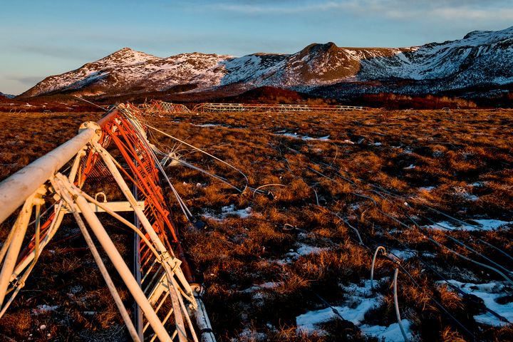 Rivning av Loran-C i Vesterålen, Norge. Foto: AF Gruppen/Fartein Rudjord