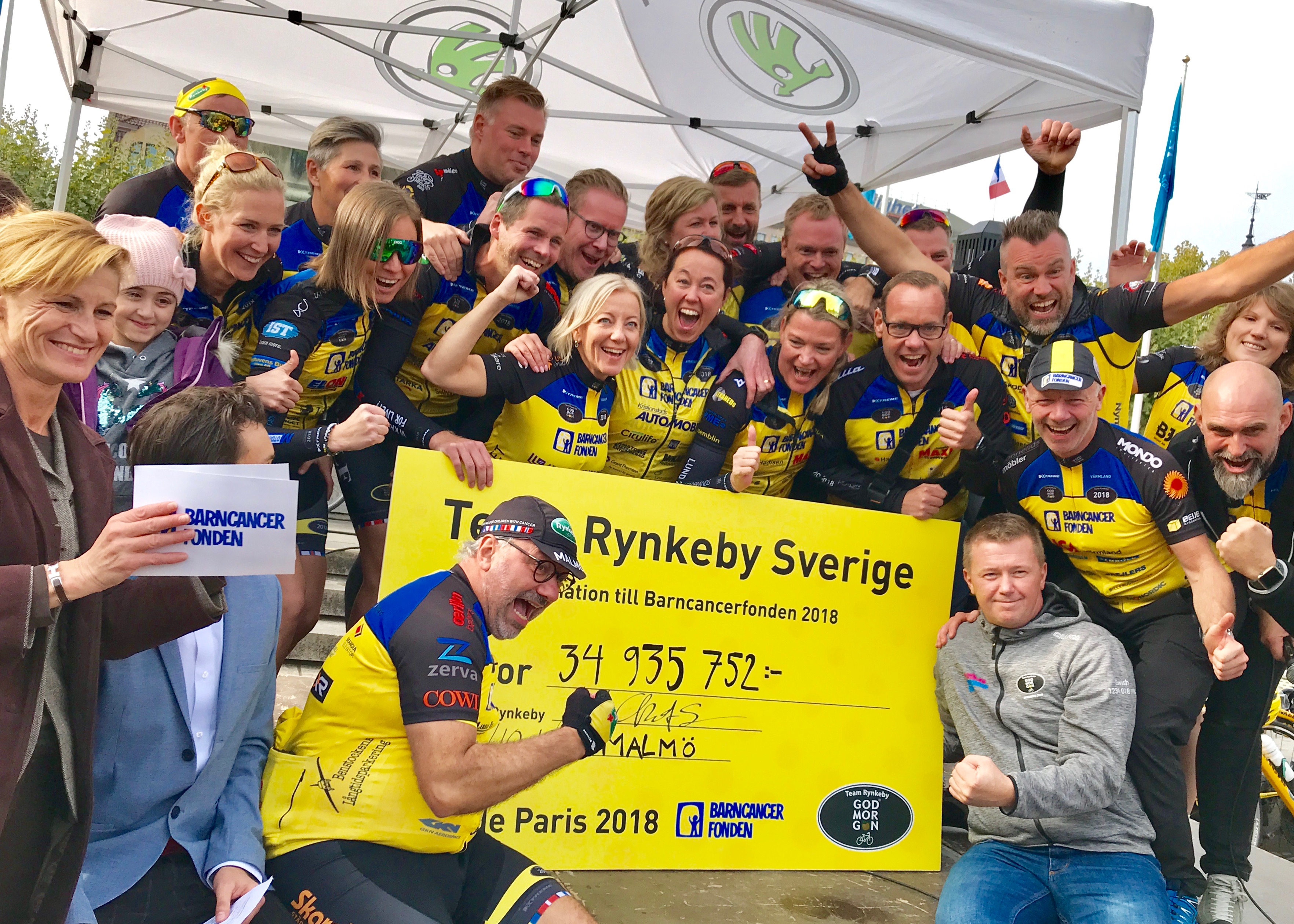 I helgen räckte Team Rynkeby - God morgon över en rekordcheck på 34,9 miljoner kronor till Barncancerfonden.