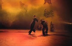 Riptide med Kungliga Baletten 2021. På bilden: Daria Ivanova, Dawid Kupinski. Foto: Kungliga Operan/Thomas Klementsson