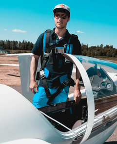 Stefan Langer från Tyskland har drygt 70 000 Youtube följare och är ett framtidsnamn i segelflygsporten. Han deltog 2018 och kommer även 2021.