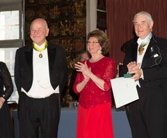 Näringslivsmedaljör Max Hansson, PayEx AB, Prinsessan Désirée och ordförande Johan Nordenfalk.