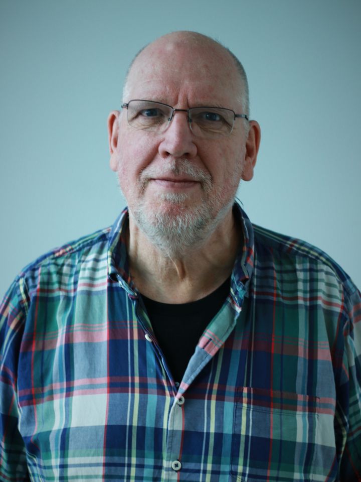 Jacob Höglund är ordförande i 80-årsfirande Uplands Spelmansförbund. Han brinner för att samla och stärka spelmän och spelkvinnor samt hålla den uppländska folkmusiktraditionen levande. Foto: Privat