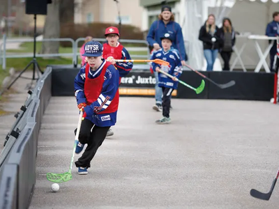 Bild från förra årets hockeyskola. Foto: Crelle Photography