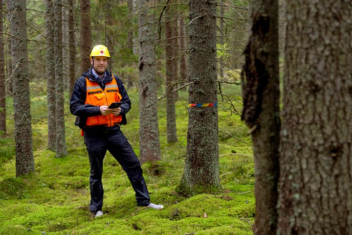Hilmar Kristjansson har redan fått användning av sina nya kunskaper när han ramlade i skogen. Foto: Annika Hultin Karlsson.