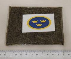 Förpackningarna med cannabisen hade olika symboler. Här var det Tre Kronor. Foto: Tullverket