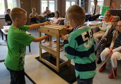 DO-orgel är ett av de pedagogiska koncept som Lilla Orgelakademien arbetar med. På någon timma sätter barn i hop en orgel som de sedan kan spela på. Foto: Orgelkids NL.