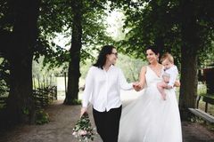 Brudpar på drop in-bröllop på Skansen. Foto: Skansen / Sara Kollberg.