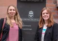 Djurens Rätt förbundsordförande Camilla Björkbom och Anna Harenius, sakkunnig etolog på Djurens Rätt.