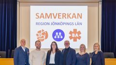 Nu står det klart att Socialdemokraterna, Moderaterna och Bevara akutsjukhuset kommer att ta över den politiska ledningen i Region Jönköpings län under kommande mandatperiod. Från vänster Tommie Ekered (M), Martin Nedergaard-Hansen (BA), Rachel De Basso (S), Thomas Gustavsson (S), Linnéa Nilsson (BA) och Kerstin Hammar (M). Fotograf: Johan W Avby