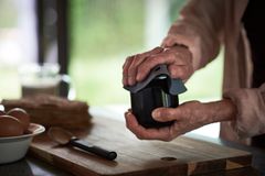 OMTÄNKSAM, greppduk.