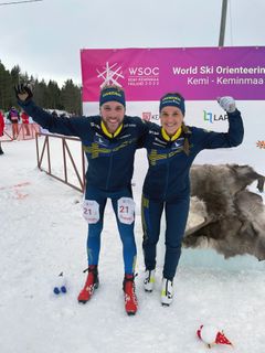 Svenskt VM-silver i mixstafetten till Linus Rapp och Magdalena Olsson. Bild: Caroline Karlsson