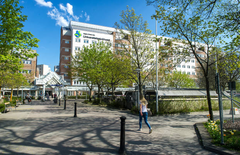 Invigning av lokaler på USÖ. Cellterapi är en ny behandling som kan behandla många sjuksomar: cancer, artros och kronisk hjärtsvikt.