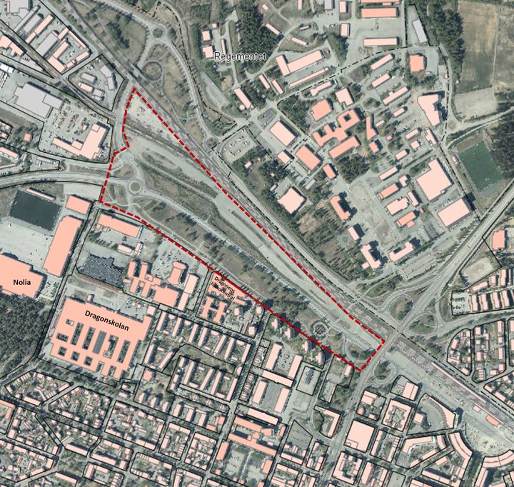 Byggnadsnämnden har lämnat planbesked för gamla godsbangården. Planområdet markerat i rött.