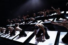 Dansföreställningen SHIFT | CACTI med Kungliga Baletten. Koreografi Alexander Ekman. Foto: Kungliga Operan/Nils Emil Nylander
