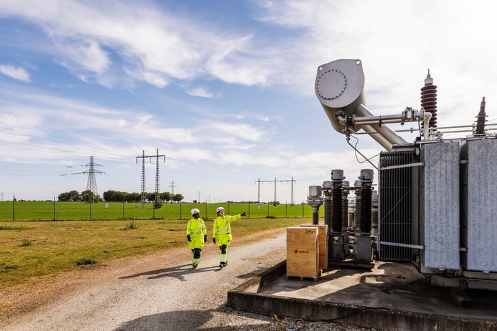 Den omfattande investeringen i Tygelsjö är en del av E.ONs största investeringsprogram någonsin i Sverige, med fokus på att möta kapacitetsutmaningarna främst i elområde 3 och 4. Totalt satsar E.ON 23 miljarder kronor på att bygga ut elnäten mellan 2024 och 2027.