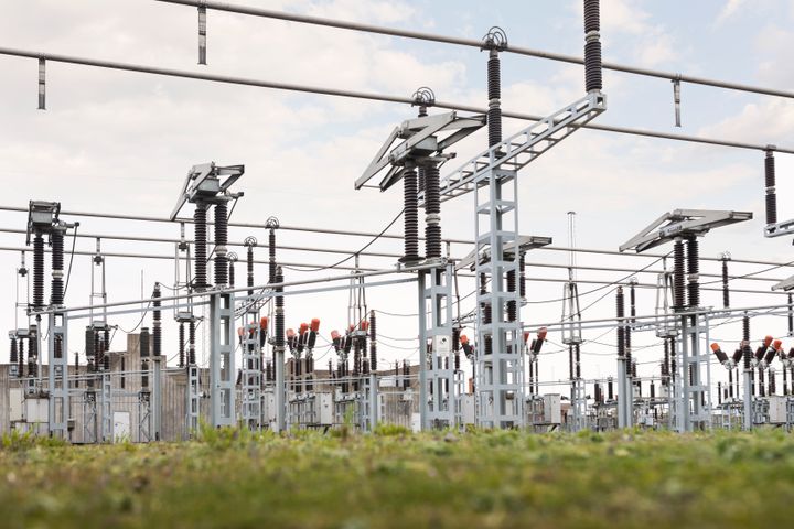 Satsningen i Ovesholm är en del av E.ONs rekordstora investeringsprogram i det svenska elnätet. Den ny stationen ersätter en gammal i Vä. Den får ett 50 kV-ställverk, två nya transformatorer och ett modernt 10 kV-ställverk, och kopplas till 50 kV-ledningen mellan Önnestad och Hörby.