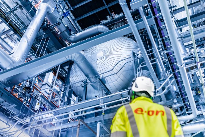 E.ON och entreprenören Akea genomför nu alla nya fjärrvärmeprojekt i Malmö med fossilfria maskiner och transporter. Genom att använda det förnybara drivmedlet HVO100 minskar koldioxidutsläppen kraftigt redan i byggskedet.