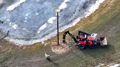 Nya boplatser med sjötomt ska locka bort storkarna från elnätsstolparna i Vinslöv. Initiativet från E.ON och Storkprojektet bidrar till både stärkt leveranssäkerhet och bättre förutsättningar för den växande storkstammen i Skåne.