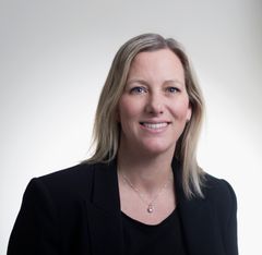 "Vi bygger ett europeiskt nätverk som gör det möjligt att resa med elbil över nationsgränserna med samma höga tillgänglighet och användarupplevelse hela vägen, säger Marie Feuk, vd E.ON Drive Infrastructure i Sverige.
