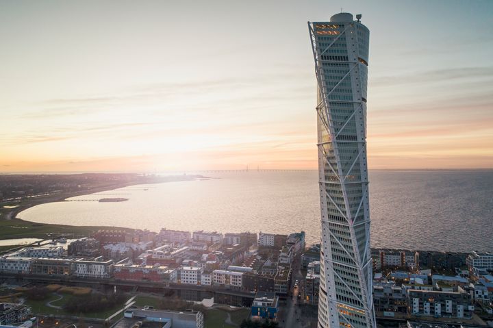 Med investeringar på över 1,1 miljarder kronor bygger E.ON ut elnätet för ett växande Malmö. Projekten i Sege, Sjölunda och Oljehamnen skapar ny kapacitet för stadsutveckling, elektrifiering och nya företagsetableringar.