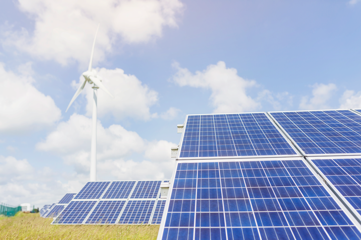 Halland har både ett växande elbehov och goda förutsättningar för lokal elproduktion. Genom att kombinera nätutbyggnad med mer lokal produktion, energilager och flexibilitet kan den befintliga nätkapaciteten användas effektivare och ge utrymme för fortsatt elektrifiering och tillväxt i länet.
