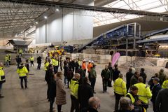Invigning av Masslogistikcenter i Norra Djurgårdsstaden. Ca 100 inbjudna personer på plats.